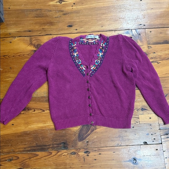 Eileen & Co Knit Vintage Crochet Scallop Cardigan Embroidered Detail Size Medium - Picture 1 of 14